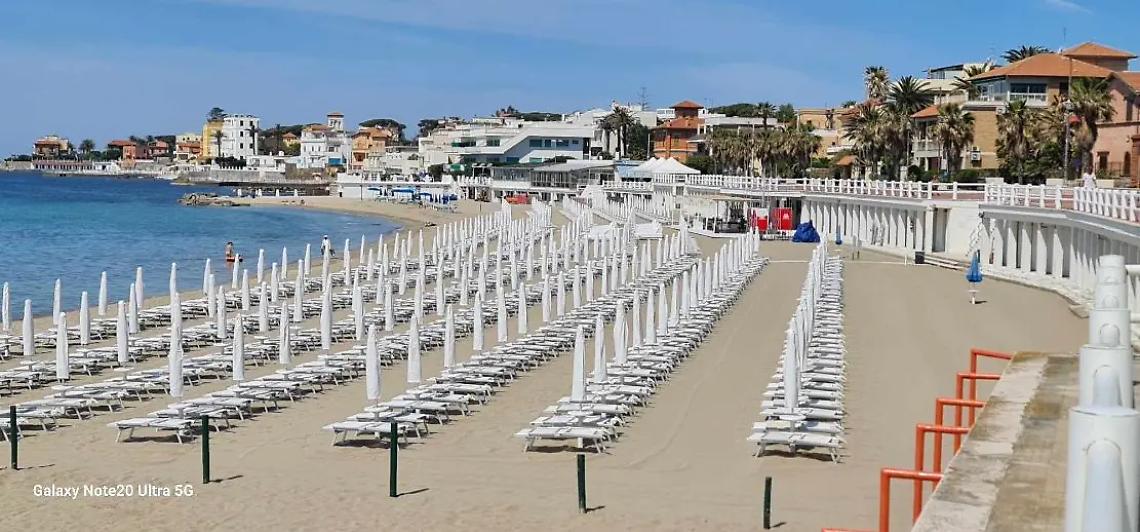 Concessioni balneari, il primo cittadino spiega la legittimit&agrave; delle proroghe