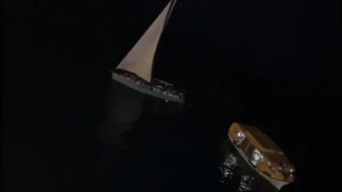 Nave da crociera salva 70 migranti nello Ionio