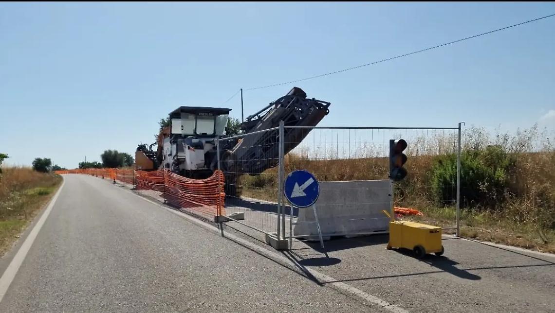 Donagella pericolosa per le buche, polstrada ordina la messa in sicurezza
