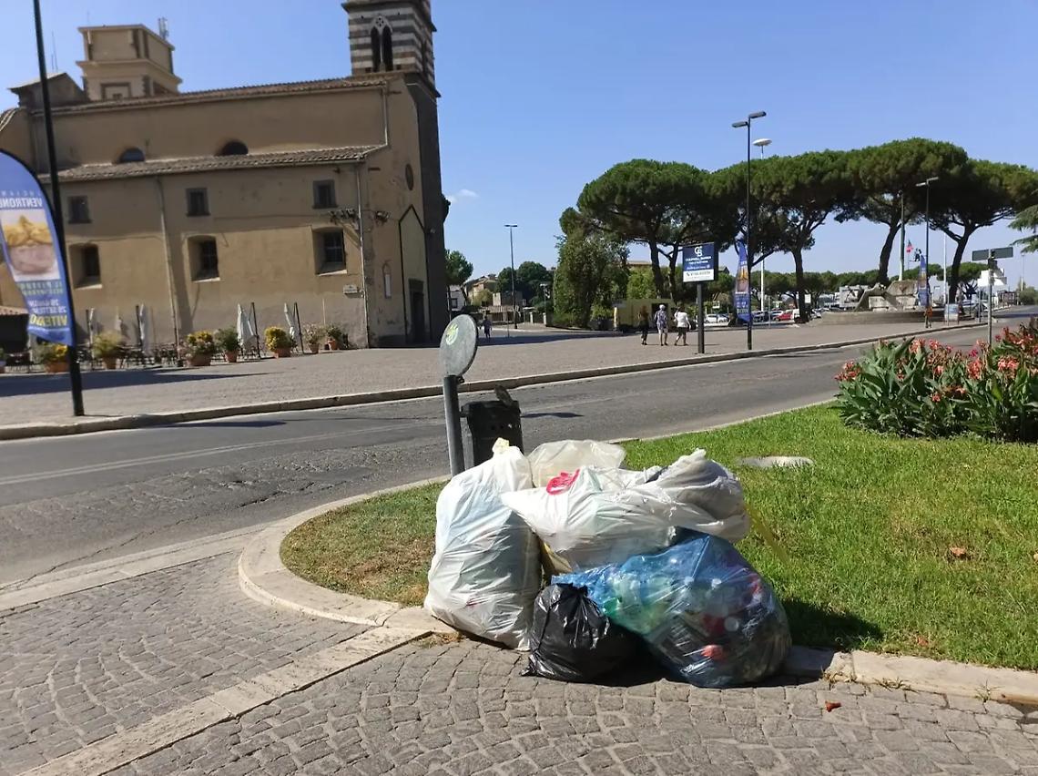Benvenuti nella citt&agrave; dei rifiuti abbandonati