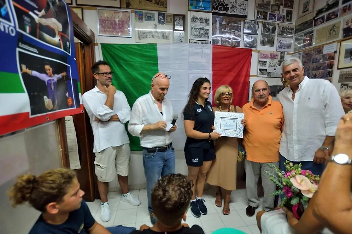 Manila Esposito, la festa continua