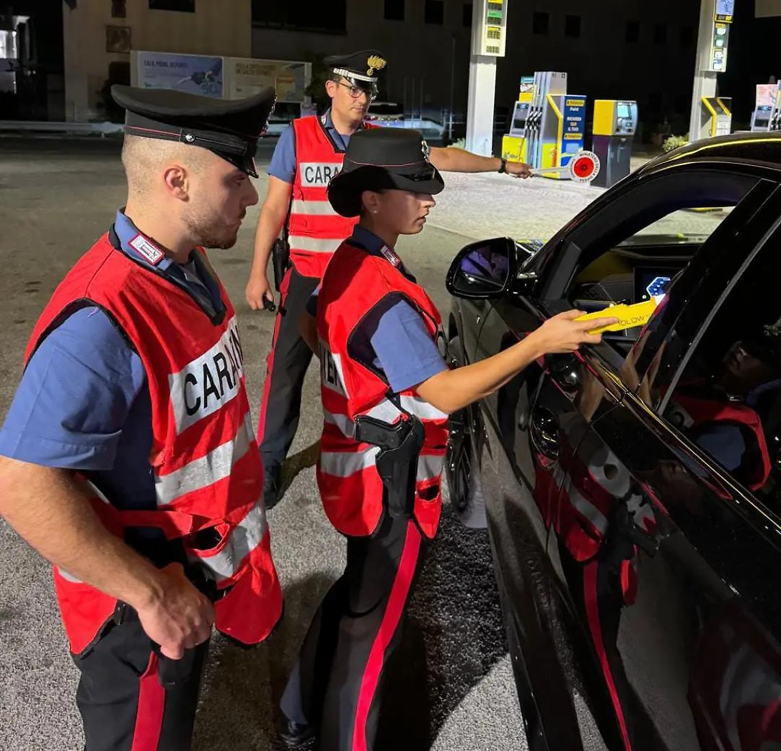 Maxi controlli dei carabinieri: 7 patenti ritirate