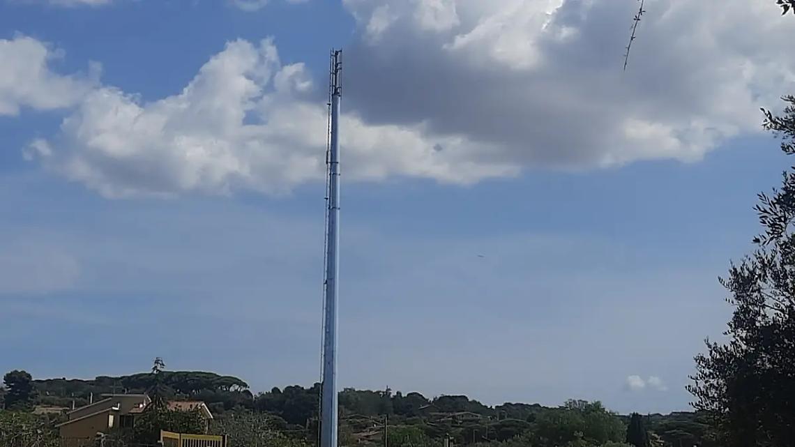 Spunta un&rsquo;antenna in via di Zambra
