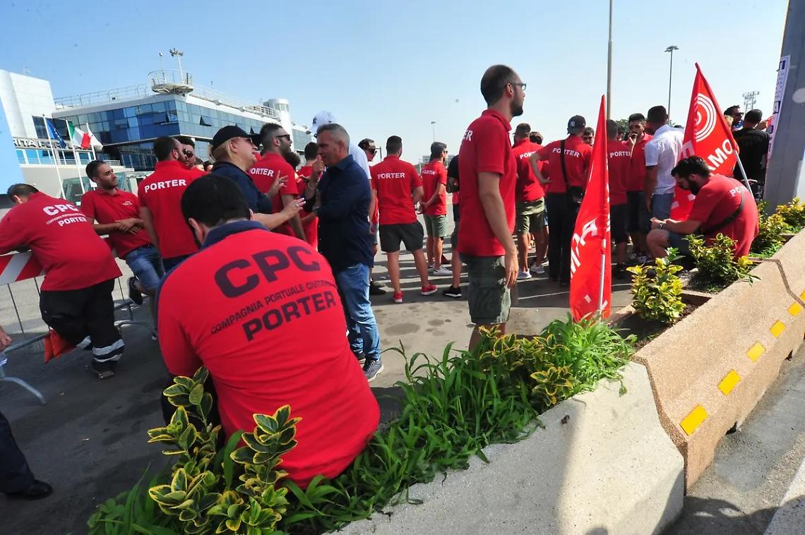 Autoproduzione, Cpc pronta a bloccare i porti