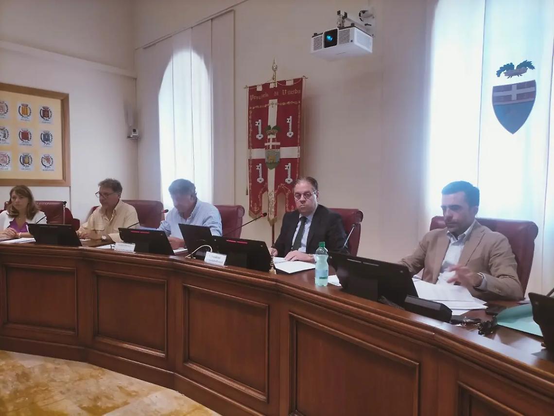 La Tuscia ha &ldquo;sete&rdquo;, botta e risposta tra Romoli e Genova