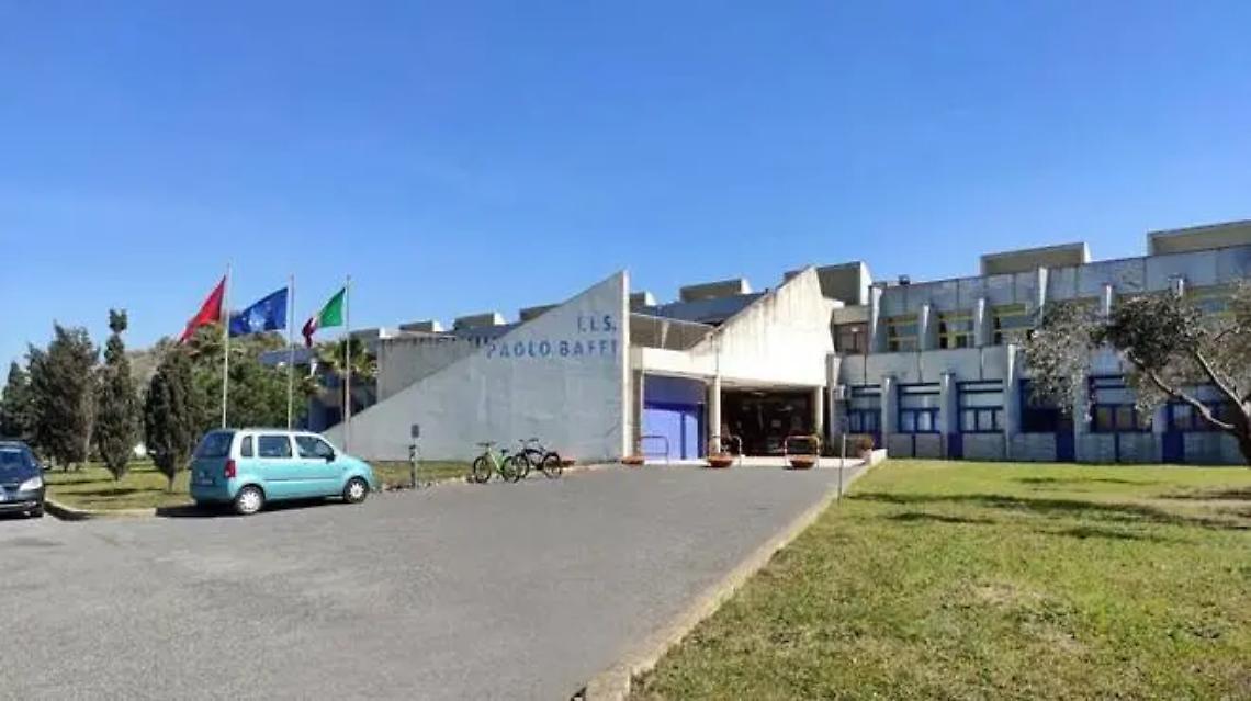 Interventi di pulizia nei pressi delle scuole