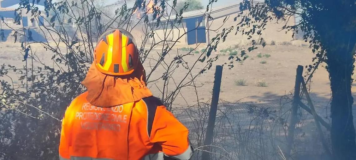 Le comunicazioni di tre paesi isolate per un incendio