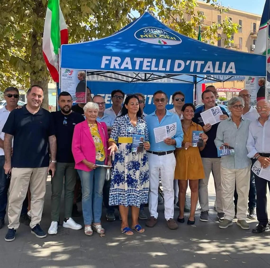 FdI, successo per il gazebo a largo D&rsquo;Ardia