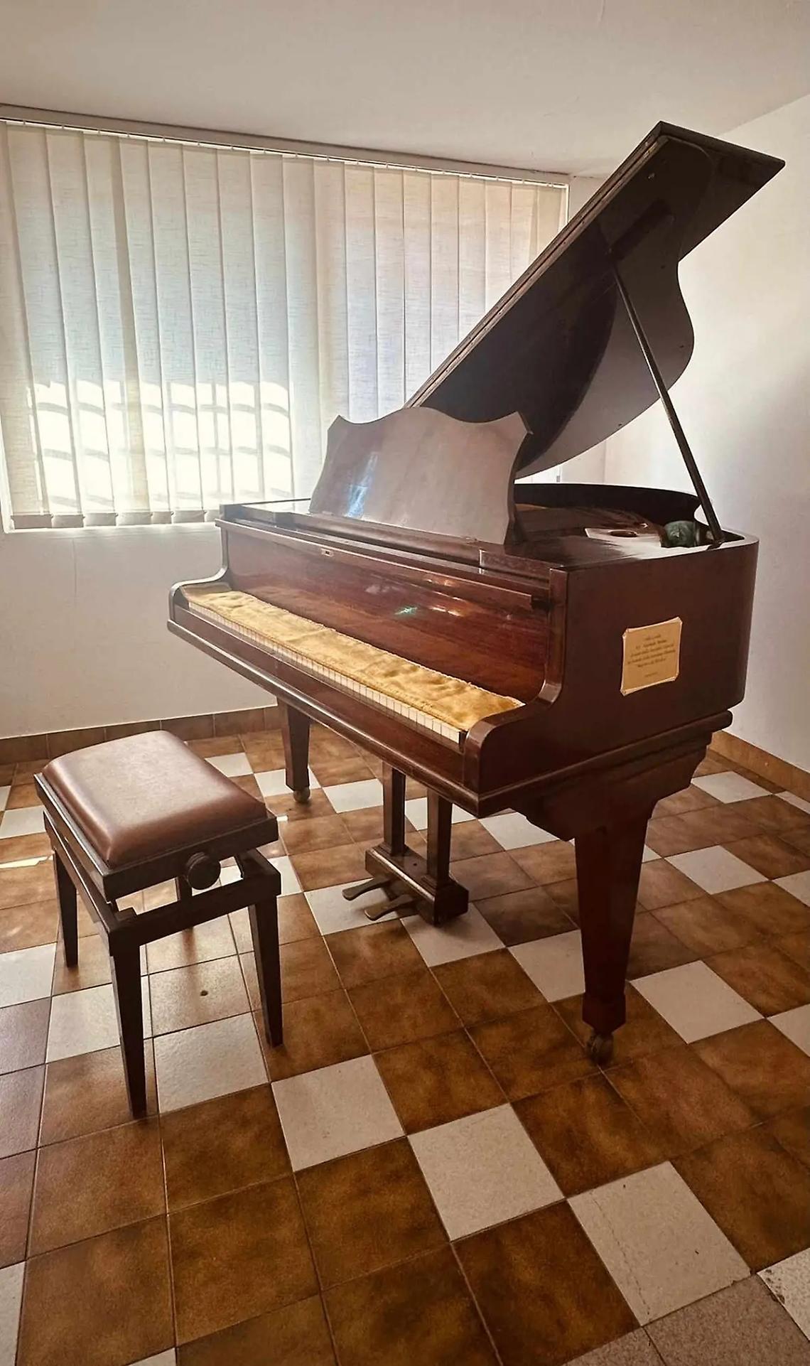 Donato un pianoforte alla Corrado Melone