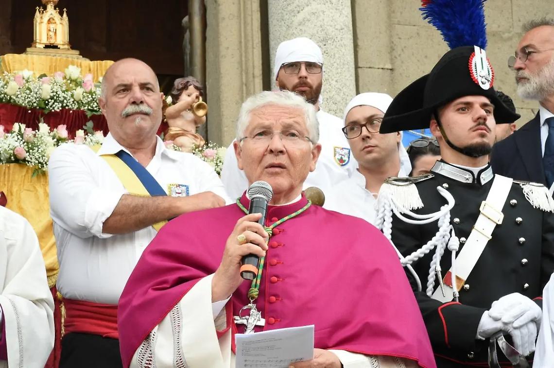 &laquo;Bisogna seguire il nome di Rosa non usarlo&raquo;