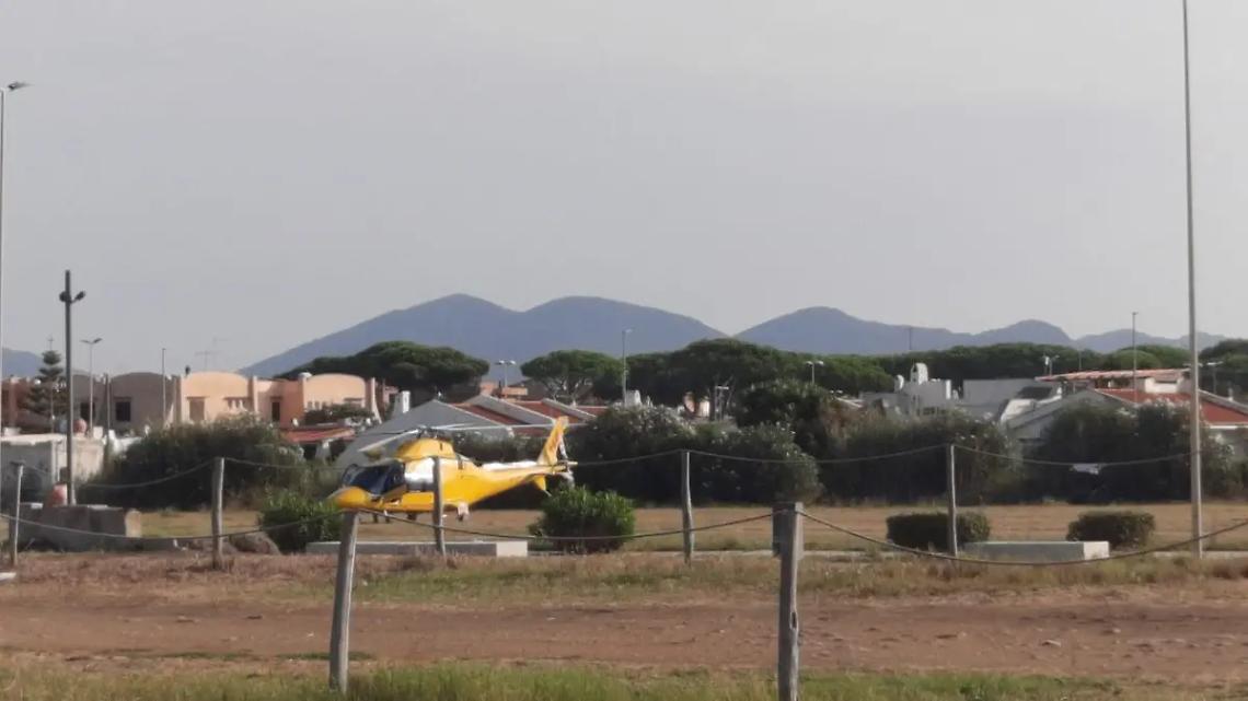 Trovato sulla battigia in bal&igrave;a del mare: sul posto l&rsquo;eliambulanza