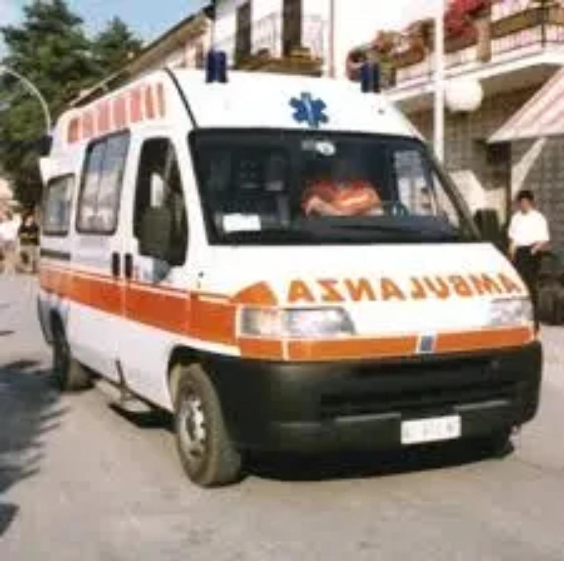 Ventenne muore all&rsquo;improvviso in casa