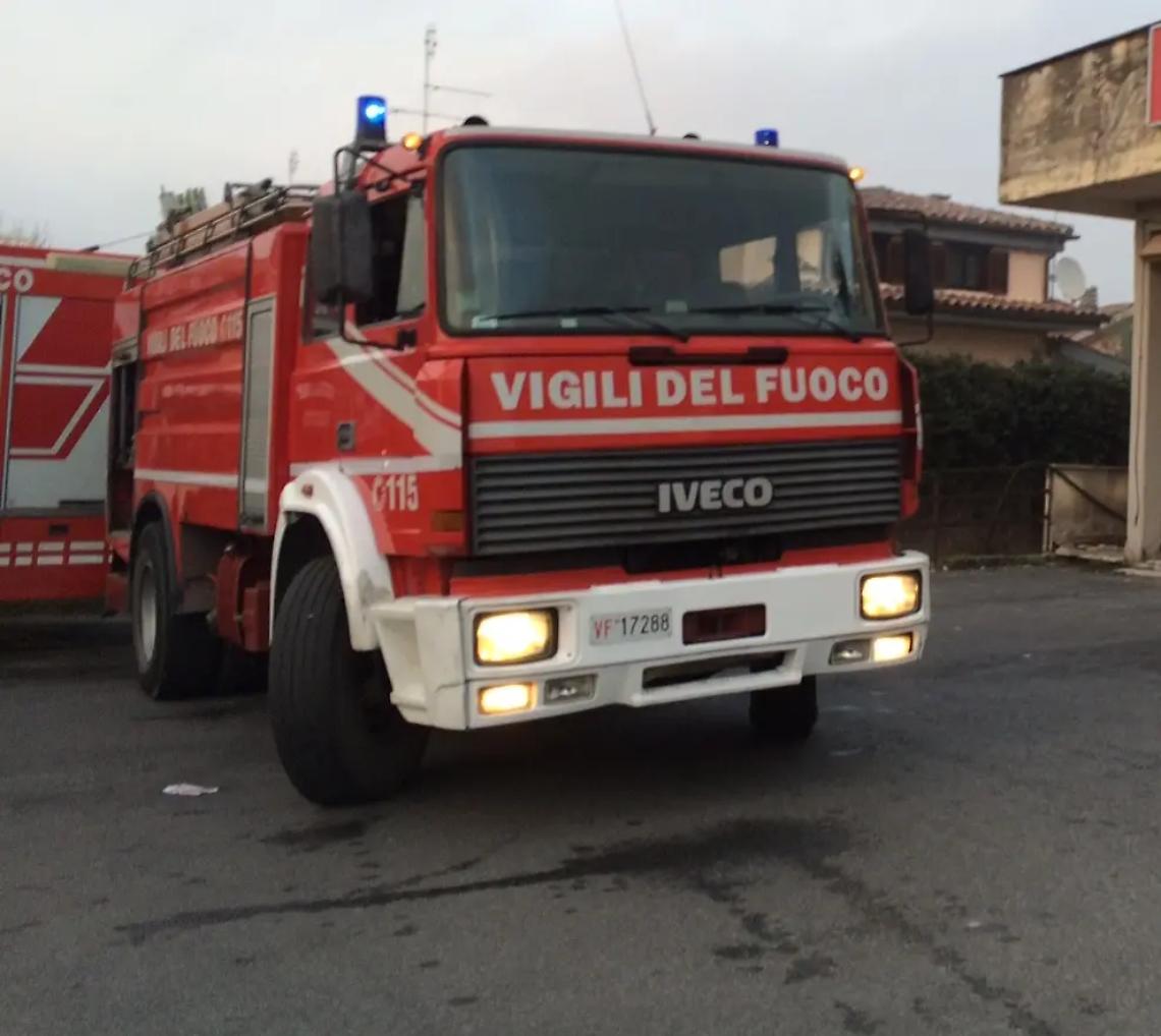 Poco personale, per le emergenze arrivano i pompieri da altre citt&agrave;