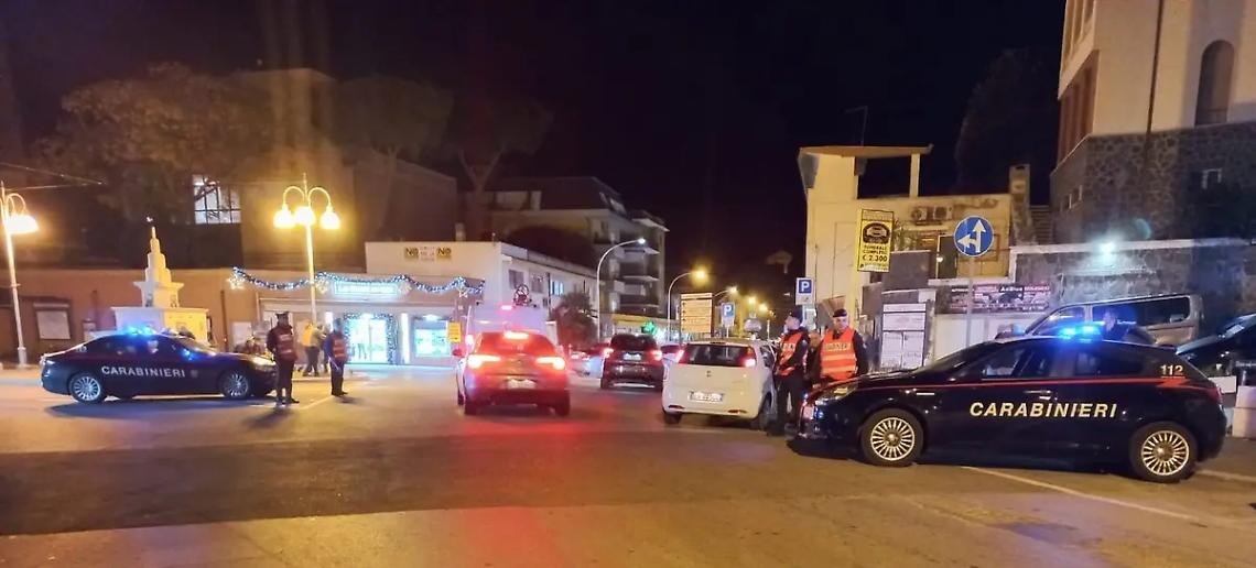 Droga, coltelli e lesioni: 3 denunciati e 4 segnalati alla Prefettura