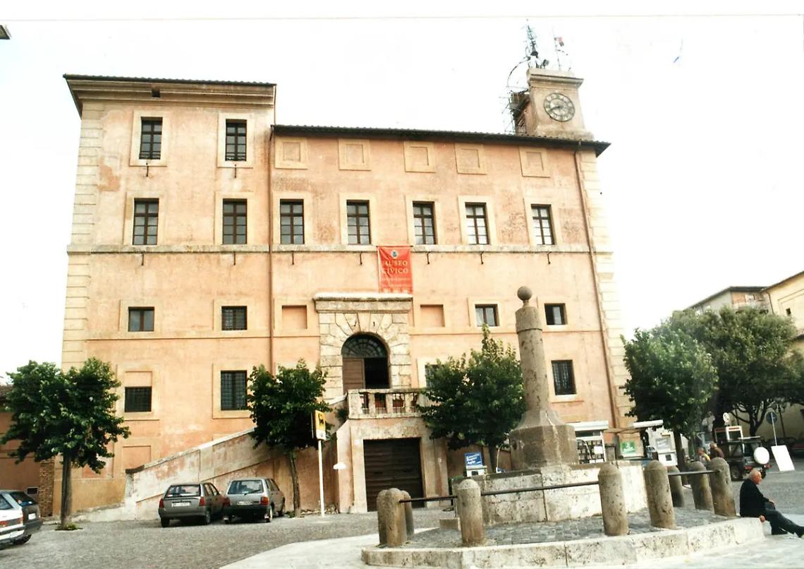 Oggi nel Palazzo Camerale appuntamento con la scrittrice Valeria Tron