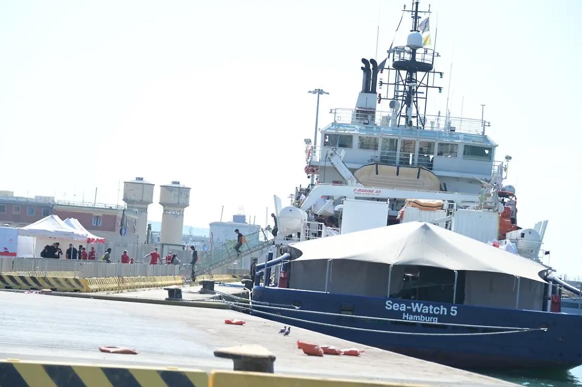 Un incontro con gli attivisti della Sea-Watch 5