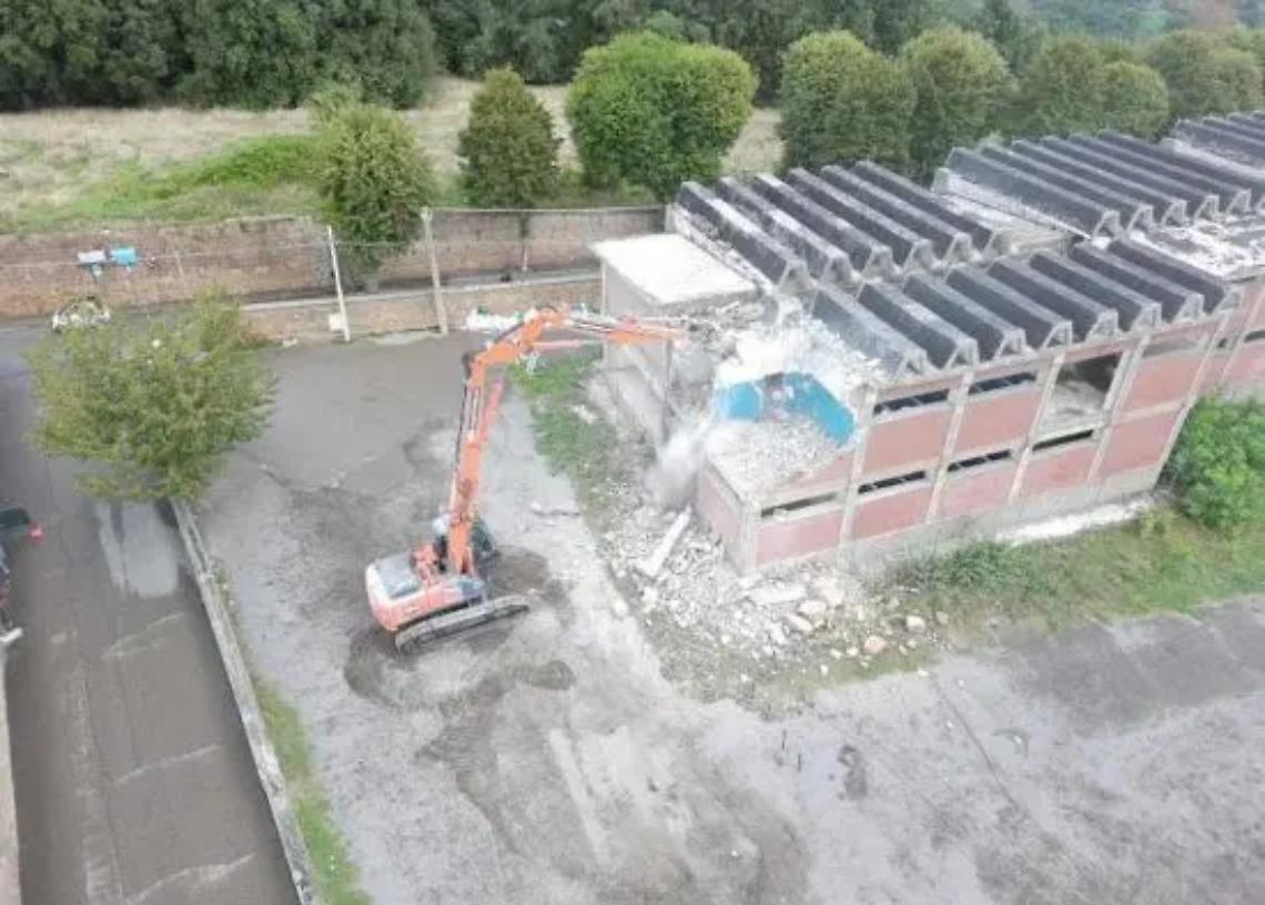 Iniziata la demolizione dell&rsquo;ex cantina didattica