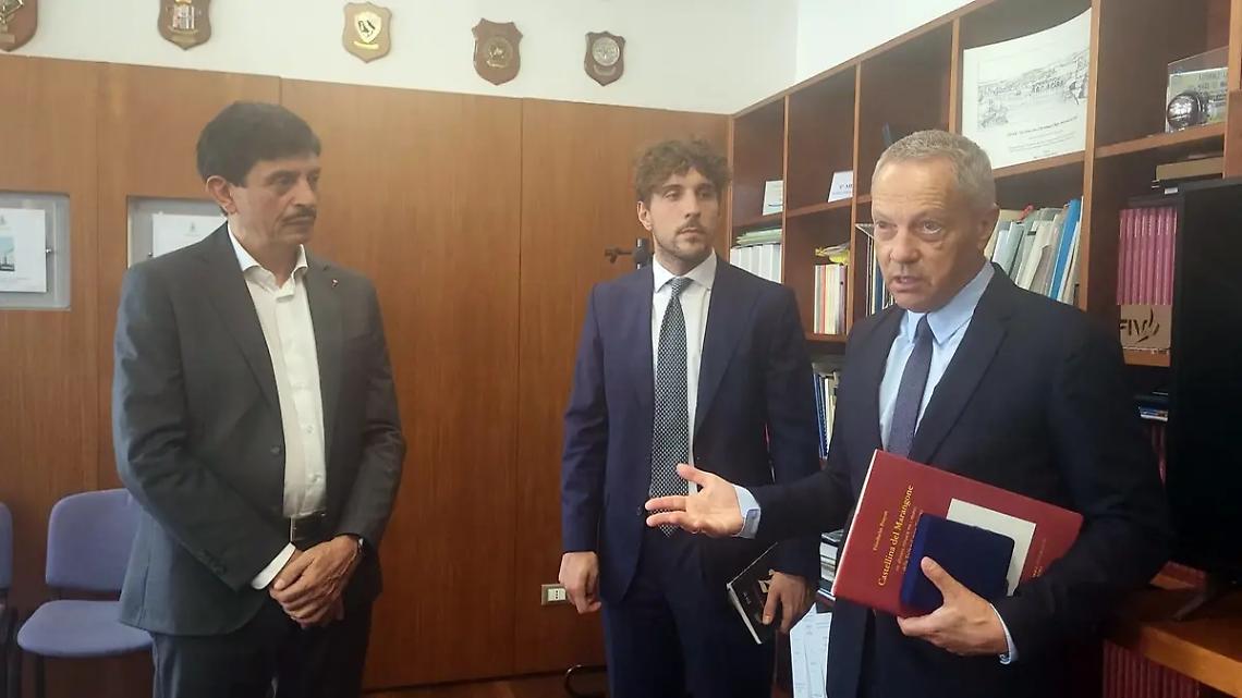 Il Sindaco accoglie l&rsquo;ambasciatore danese: sul tavolo il progetto dell&rsquo;eolico