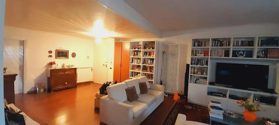 VENDESI APPARTAMENTO