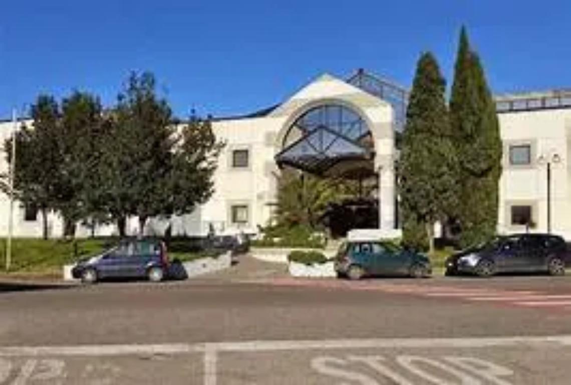 Tarquinia, ladri in azione al centro commerciale Top 16: bottino da oltre 70mila euro