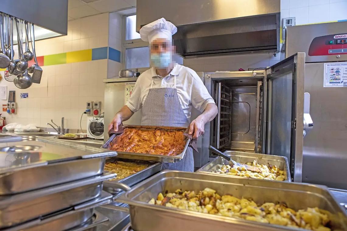 Caro mensa, genitori sul piede di guerra