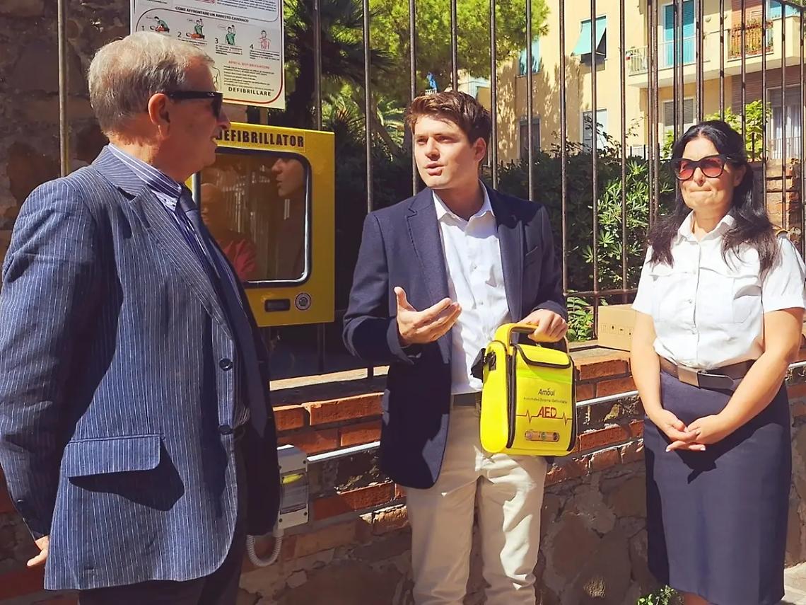Defibrillatore semiautomatico pubblico, Vinaccia: &laquo;Un&rsquo;iniziativa di beneficenza organizzata dal nostro gruppo civico che ha visto la generosa partecipazione di numerosi cittadini&raquo;