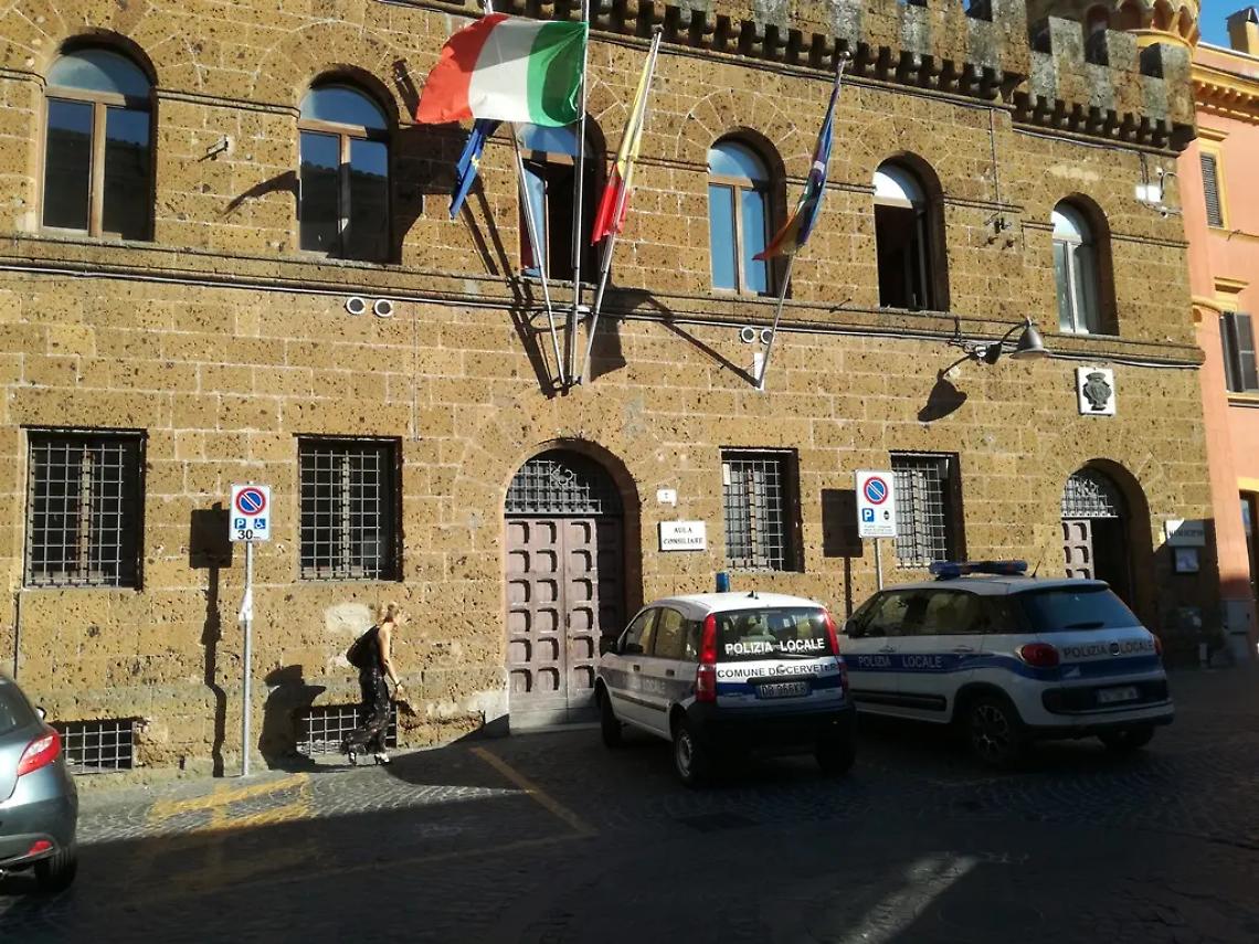 &laquo;L&rsquo;ufficio doveva essere aperto ma era chiuso al pubblico&raquo;