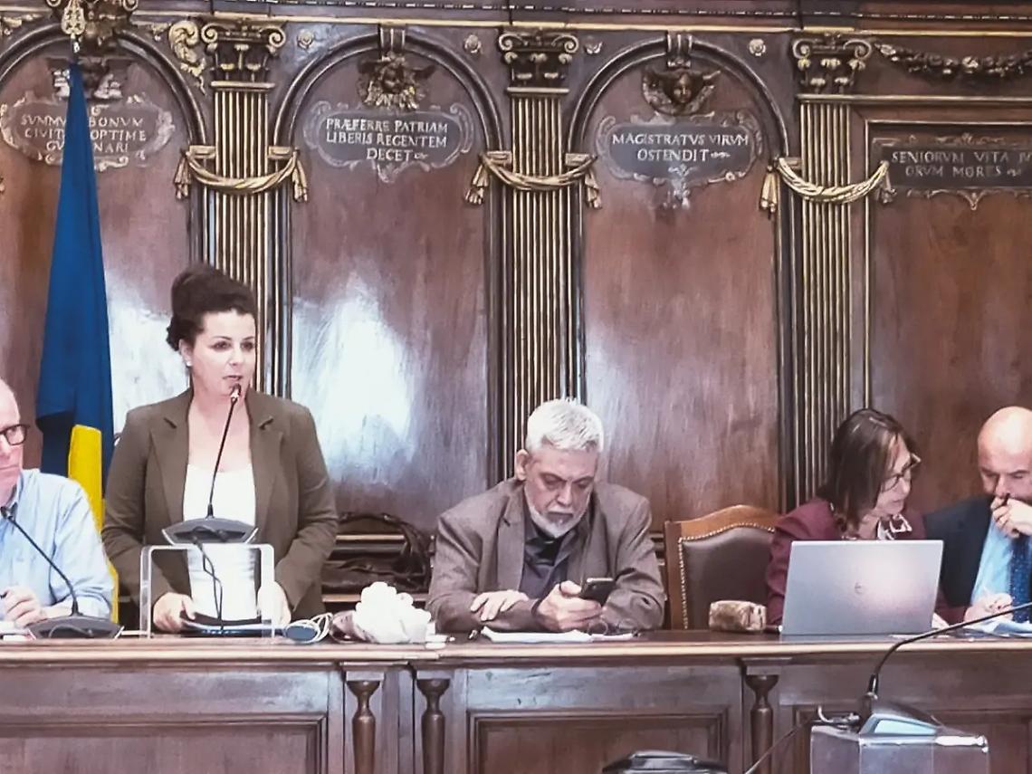 Mozione di sfiducia pronta, lanciato l&rsquo;appello per le firme