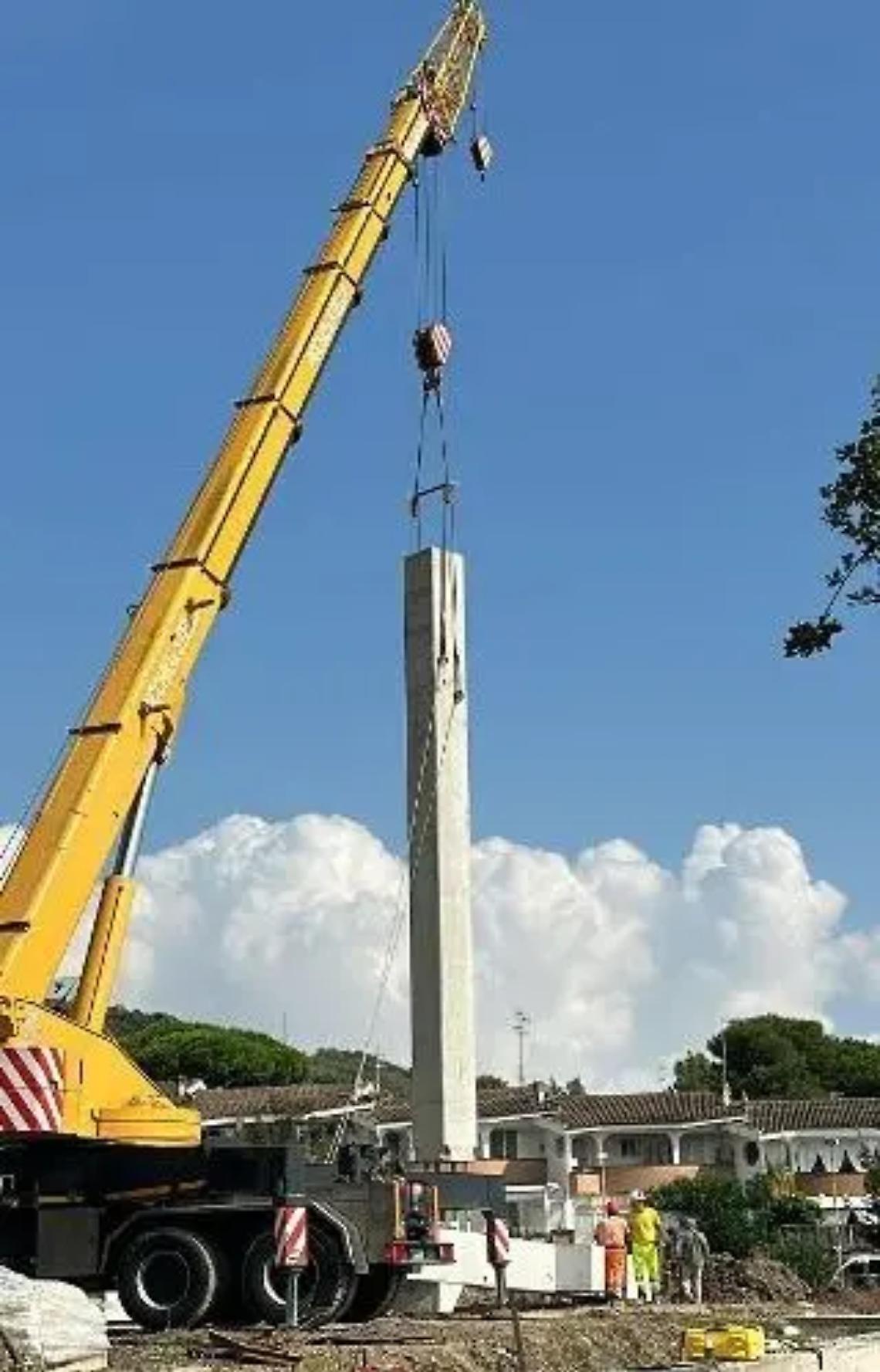 Piscina comunale, iniziati i lavori di copertura della struttura