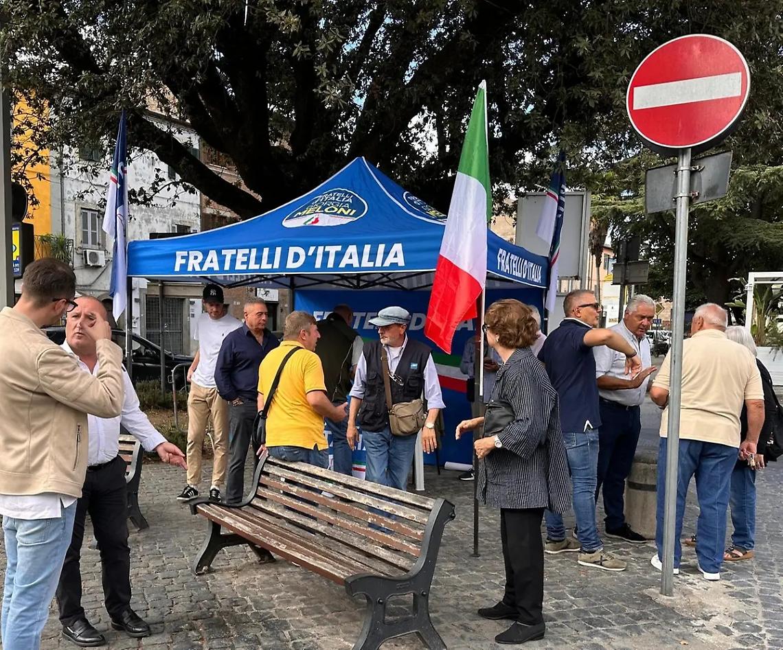 Riforme, bene il gazebo FdI