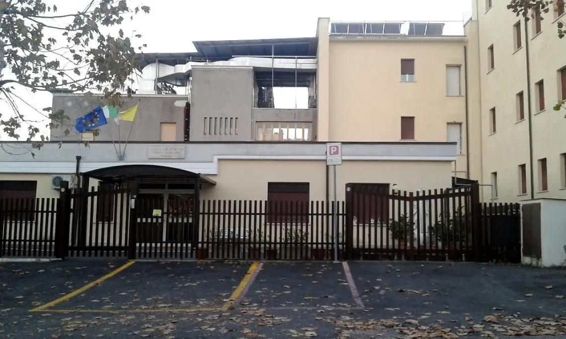 Santa Marinella, istituto di via Cicerone sprovvisto di telefono