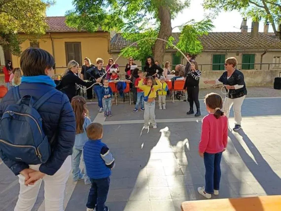 Anteprima d&rsquo;autunno, ben 65 bambini per i sentieri del faggeto