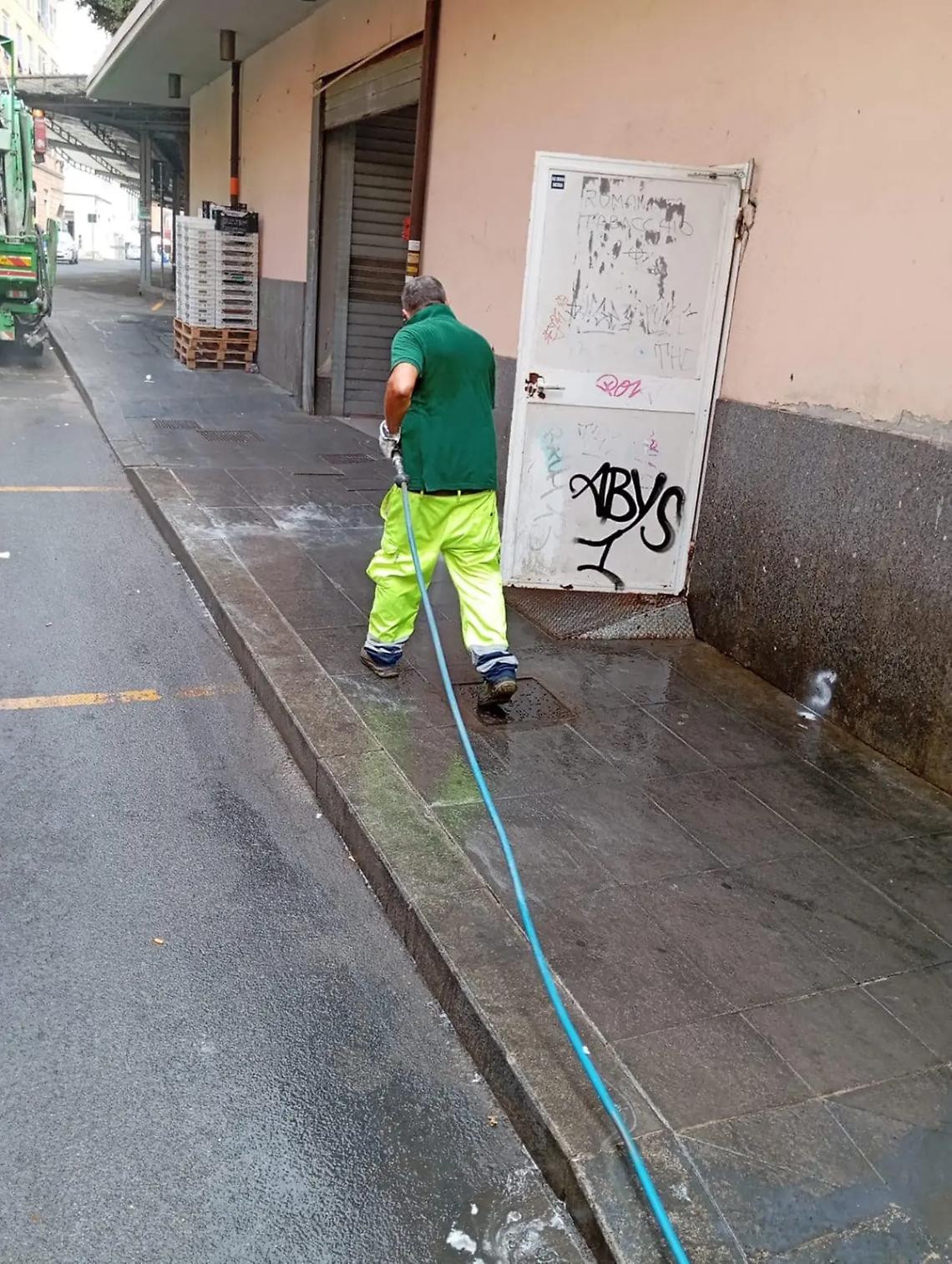 Raccolta rifiuti al mercato, dal 14 ottobre scattano le sanzioni