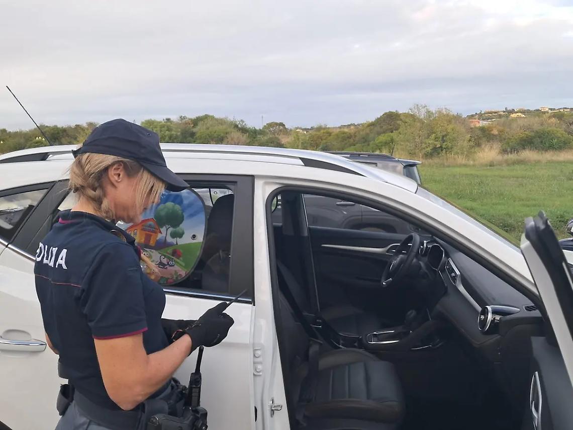Nell&rsquo;auto noleggiata anche una ricetrasmittente
