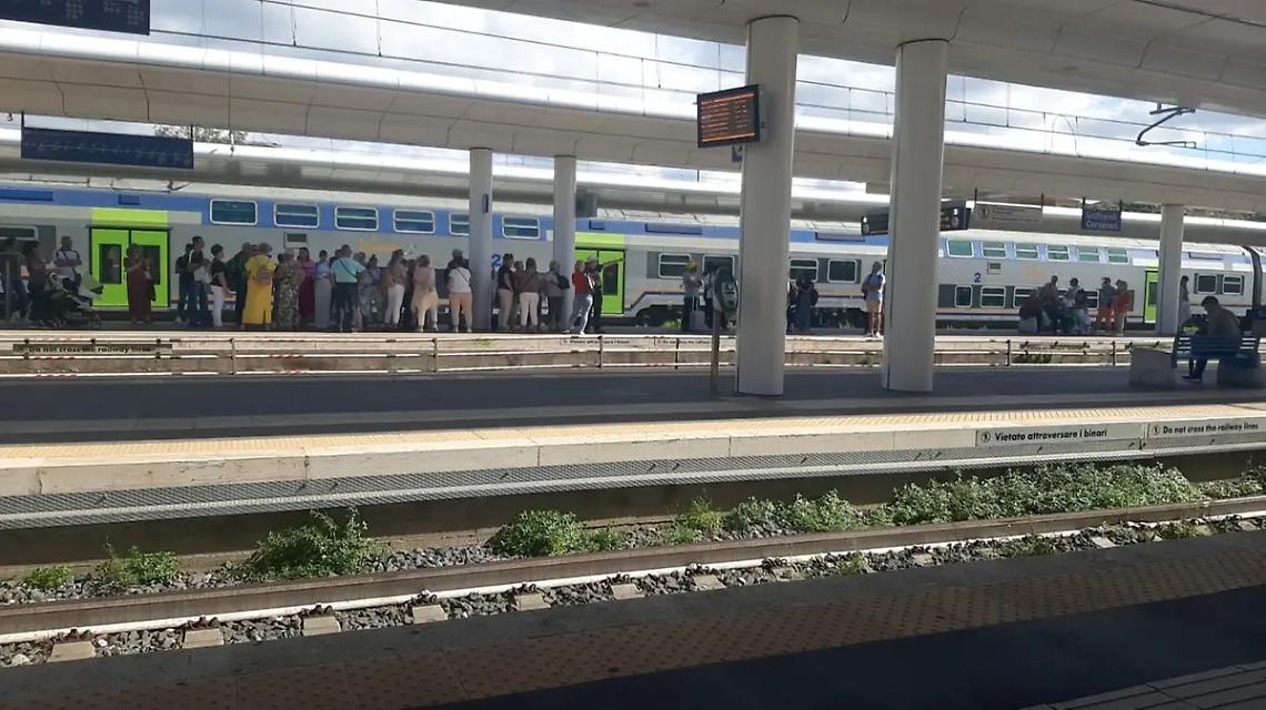 &laquo;Ci vuole pi&ugrave; rispetto per i pendolari&raquo;