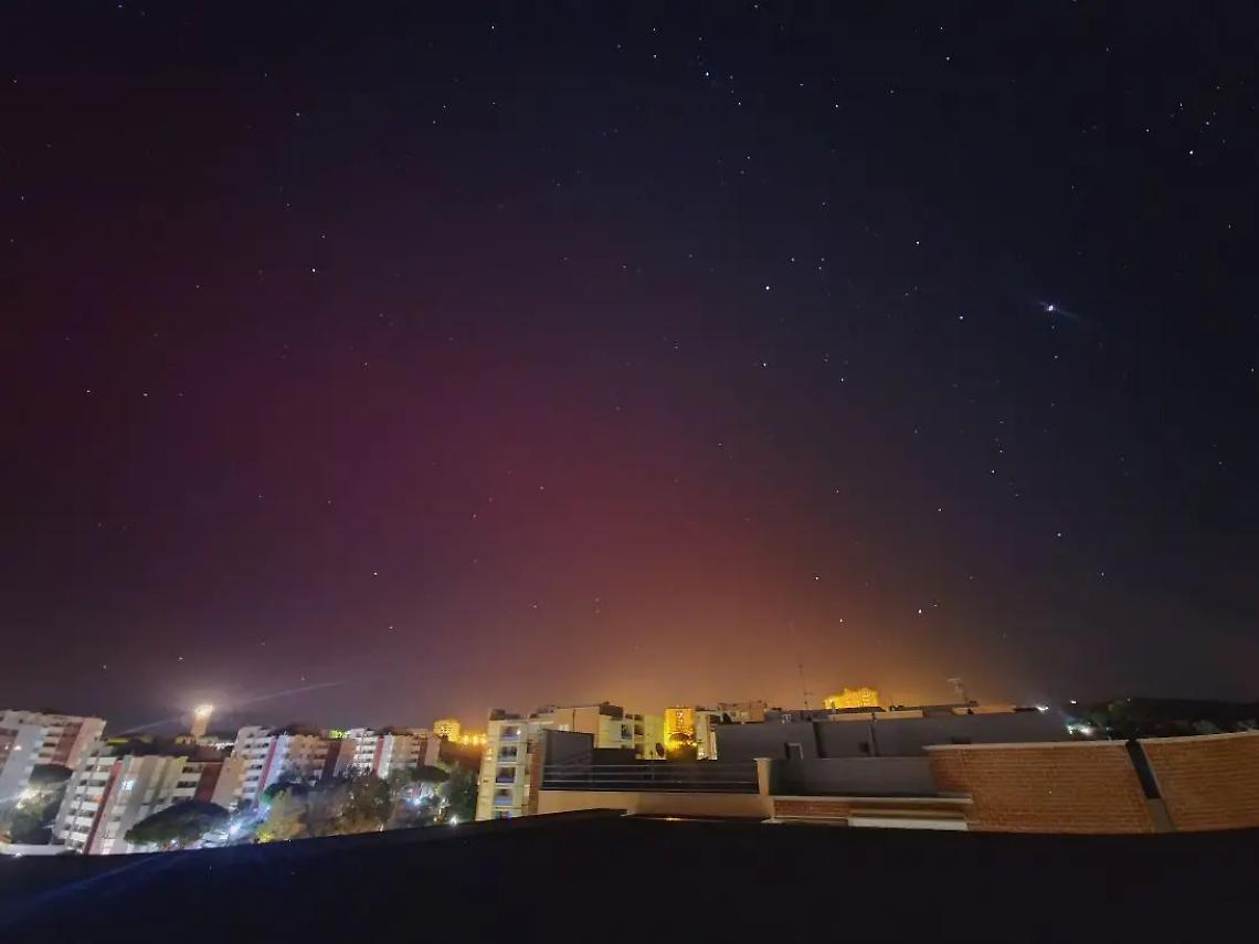 Anche il cielo di Civitavecchia illuminato dall&rsquo;aurora boreale