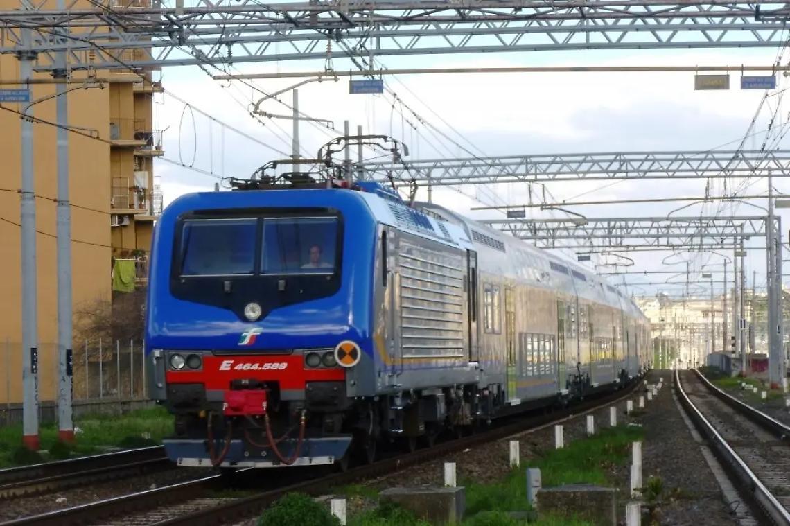 Ferrovia FL5 disastro quotidiano per migliaia di pendolari