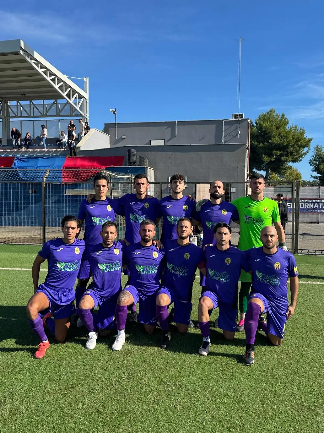 L&rsquo;Etrurians tinge lo stadio Sale di gialloviola