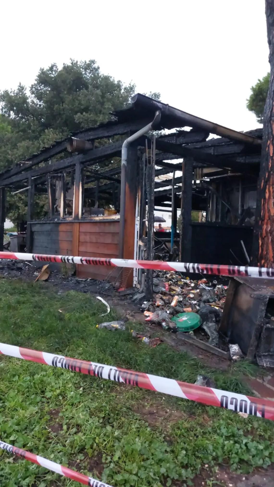 Distrutto dalle fiamme il Garden Fruit di Cerenova