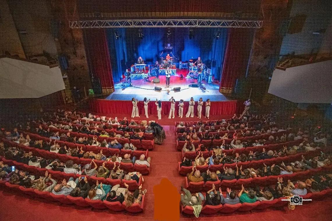 Napoliopera conquista il pubblico del Traiano