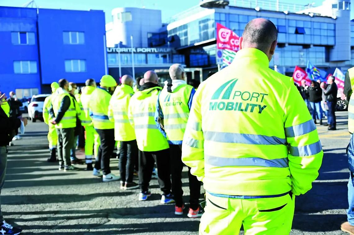 Port mobility, i sindacati contestano i 26 licenziamenti