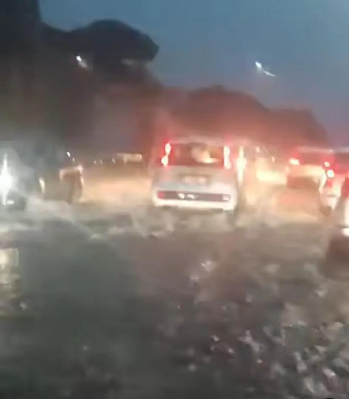 Maltempo, smottamenti e allagamenti in centro, al Lido, sulla Litoranea e sull&rsquo;Aurelia bis