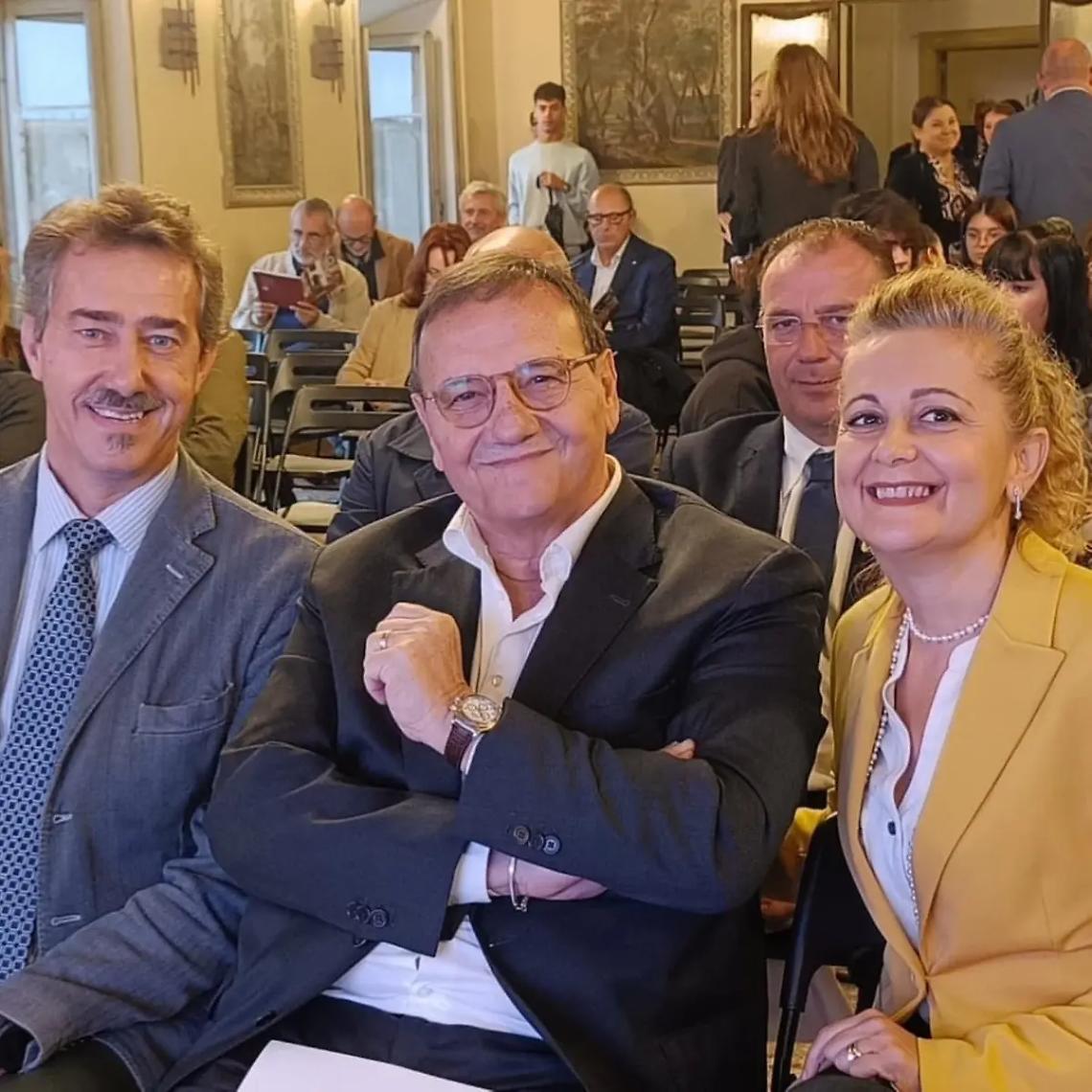 Dopo gli alberi tagliati, il tracciato ricancellato: la ciclabile &egrave; indigesta