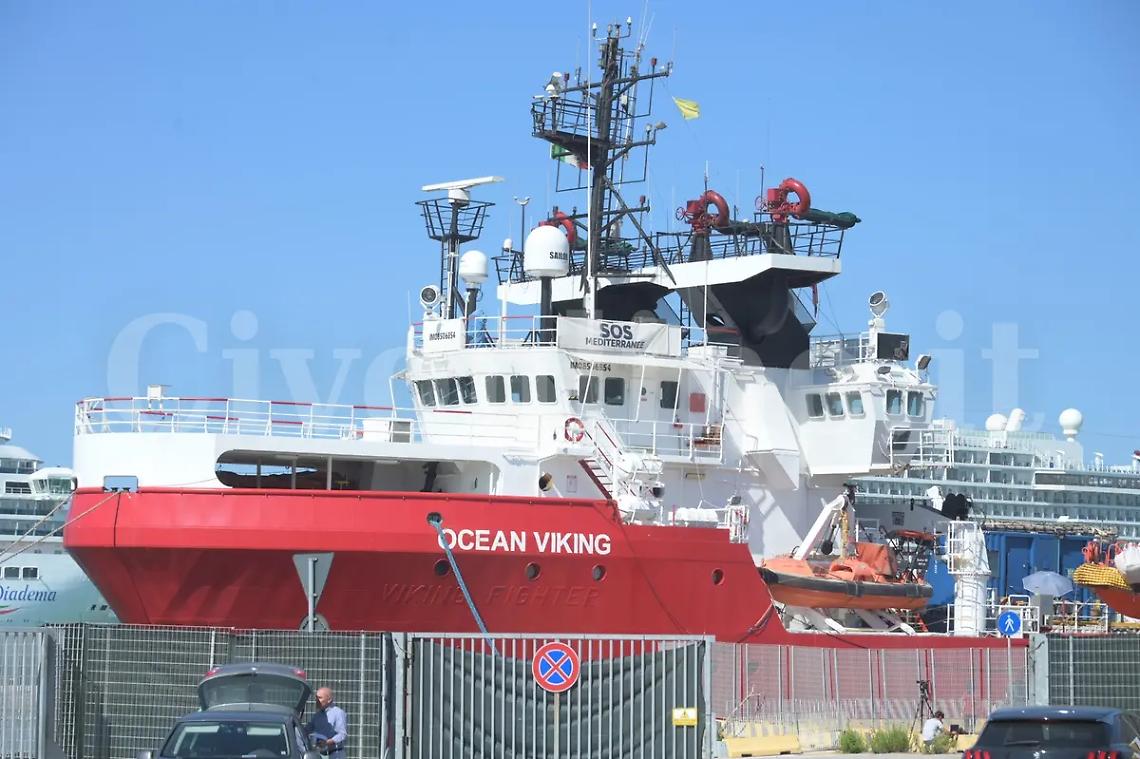 Migranti, la Ocean Viking diretta a Civitavecchia