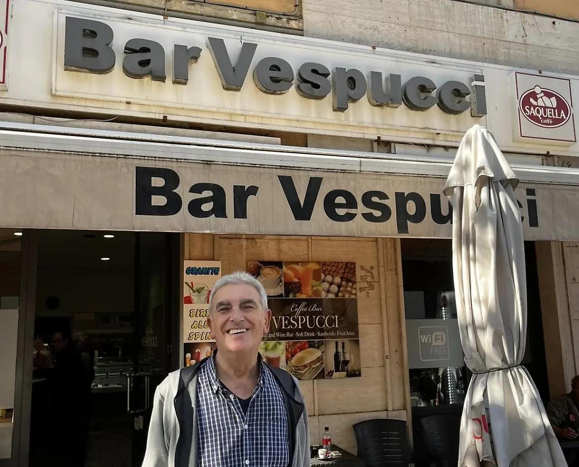 Si abbassa la saracinesca del bar Vespucci: Giorgio Parisi va in pensione