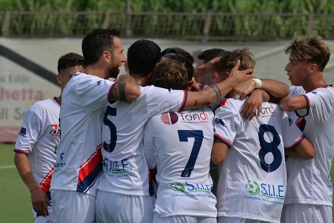 Il Ladispoli torna a sorridere: 2-0 al Rieti e prima vittoria in campionato