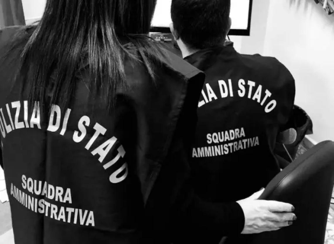 Viterbo, gravato da Daspo Willy e sorpreso a giocare alle slot machine