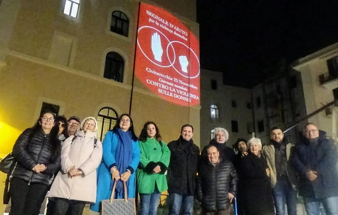 Violenza sulle donne, Mari: &laquo;Proiettiamo sui muri i mezzi per combatterla&raquo;