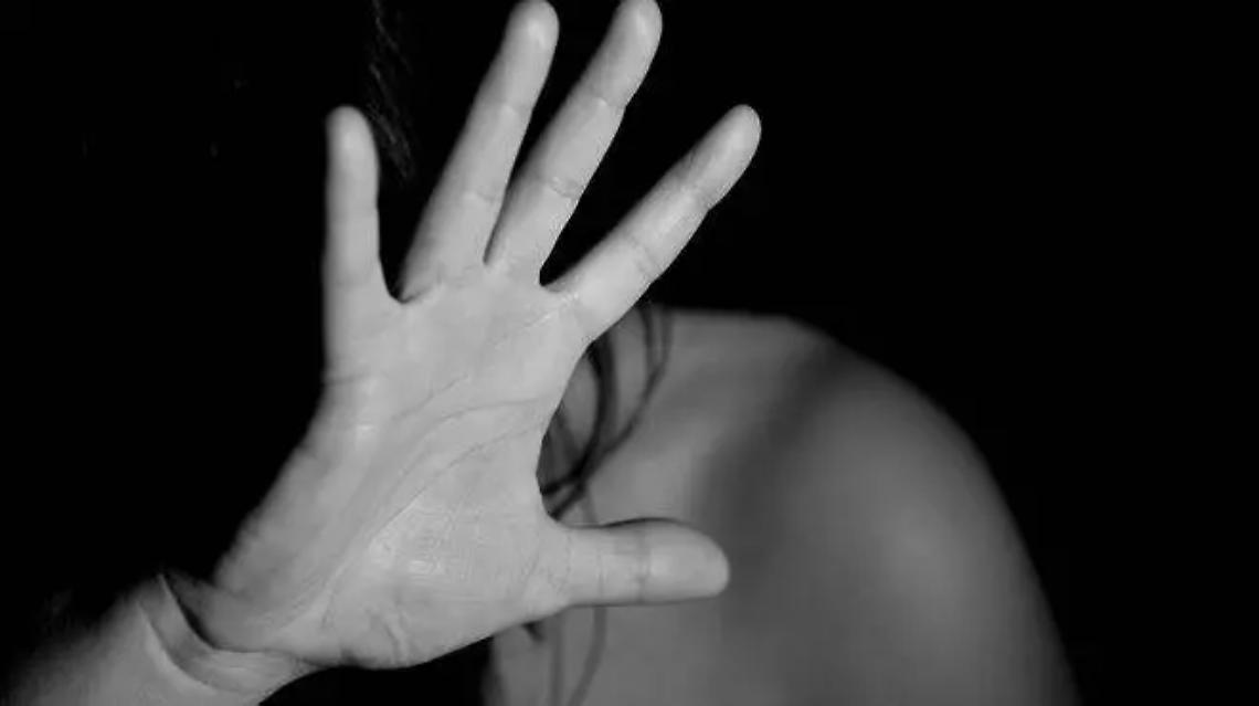 Violenza sulle donne, la testimonianza: &laquo;Accessi al San Paolo frequenti&raquo;
