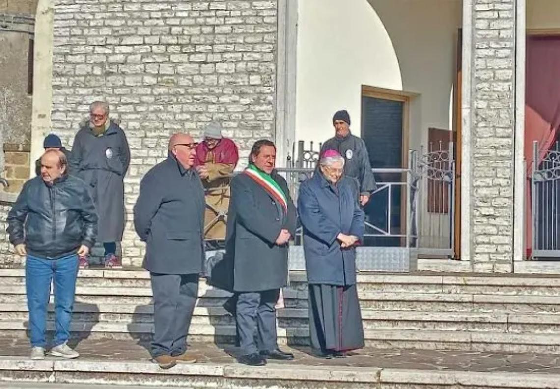 Il vescovo Piazza in visita a Onano